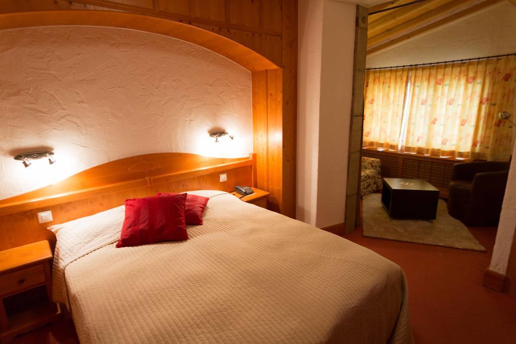 Hotel De La Truite & Spa Le Petit Nautilus Le Pont Bilik gambar